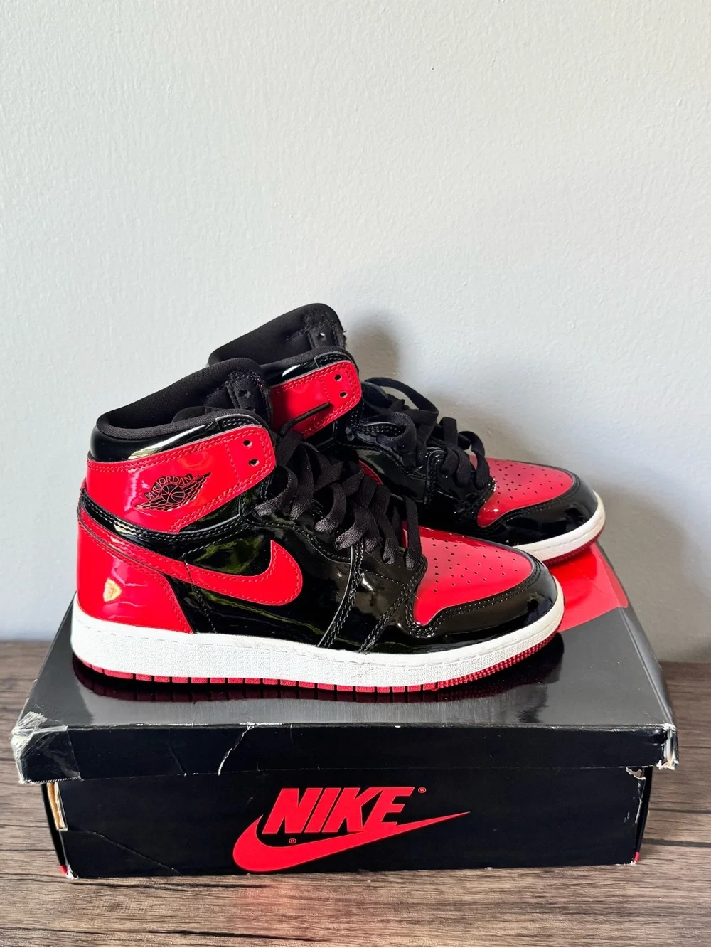 Nike Jordan 1s Red Toe with Box High-Top Sneakers - Black & Red